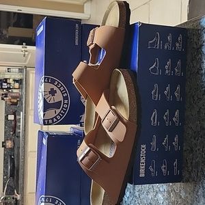 Beautiful and very comfortable, brand new